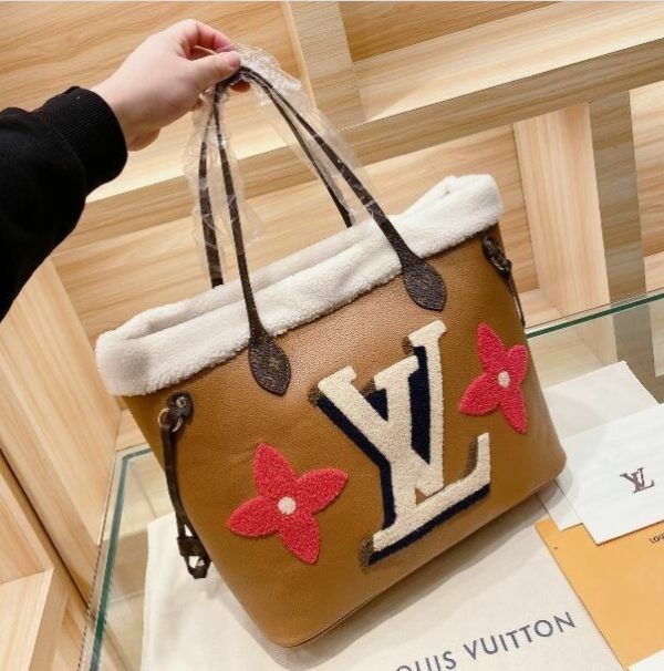 LV New Neverfull bag for women new look - Image 3
