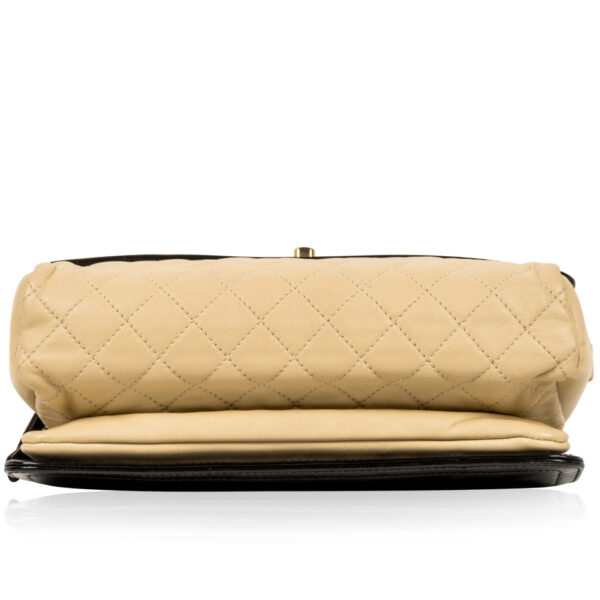 Chanel Bi-colour Shoulder Bag - Image 5