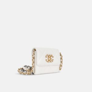 Chanel 19 Cardholder on Chain