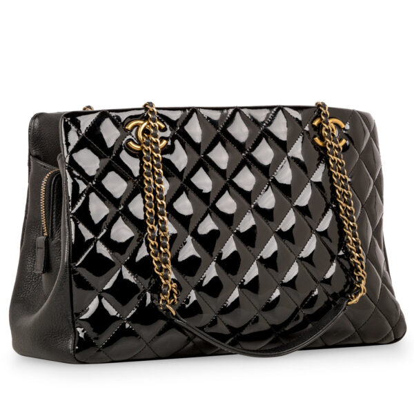 Chanel Timeless Patent Shoulder Bag - Image 2