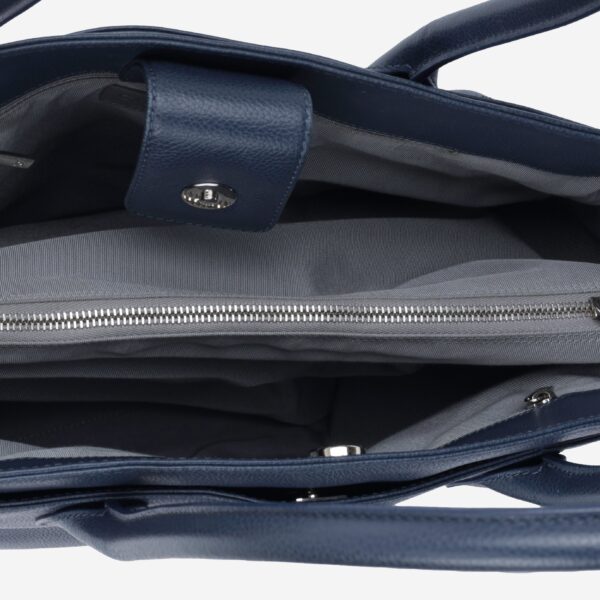 Chanel Vertical Cerf Tote - Image 3